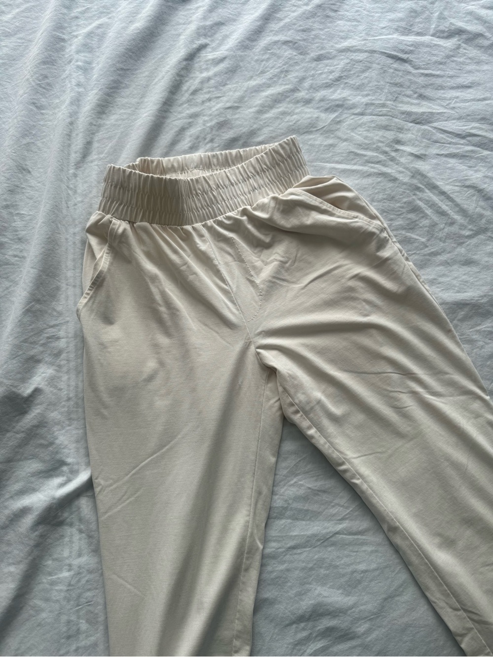 LEZE The Label Cream CASUAL PANTS